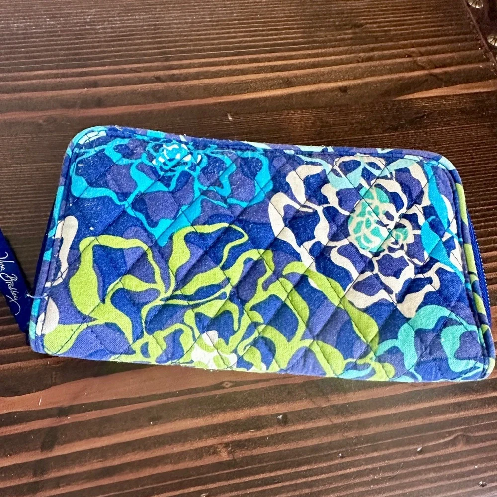 Vera Bradley Retired Katalina Blues Wallet & Cosmetic Bag Set